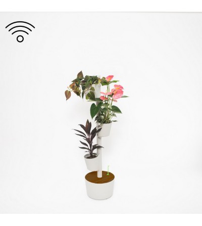 WIFI self-watering vertical planter