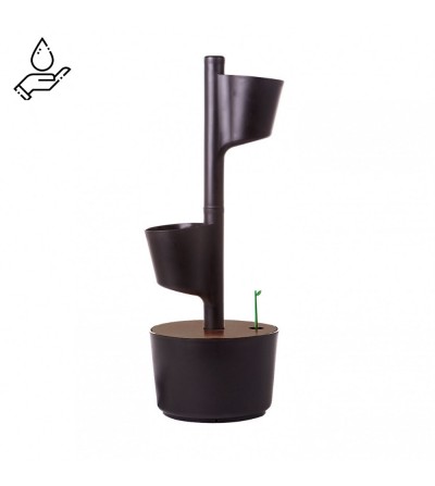 Manual watering vertical planter