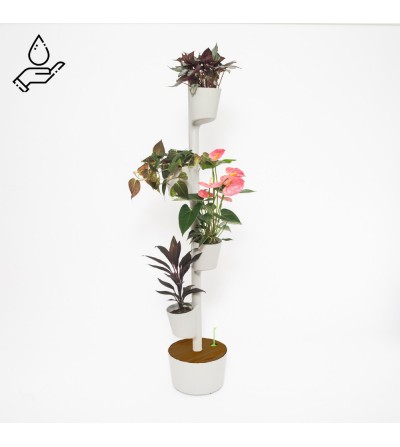 Manual watering vertical planter