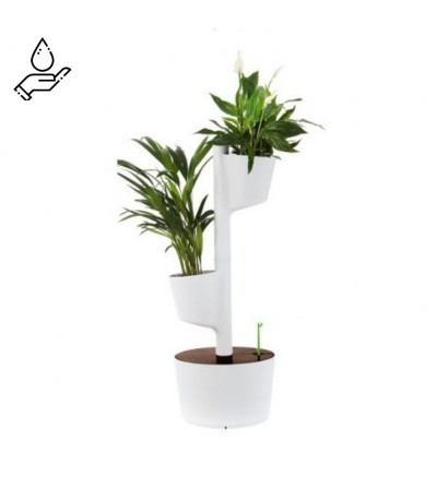 Manual watering vertical planter