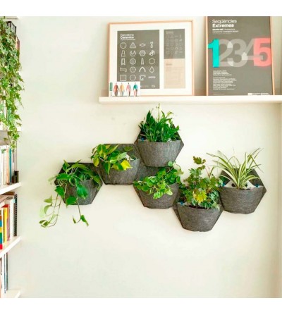 Wall planter with textile cover