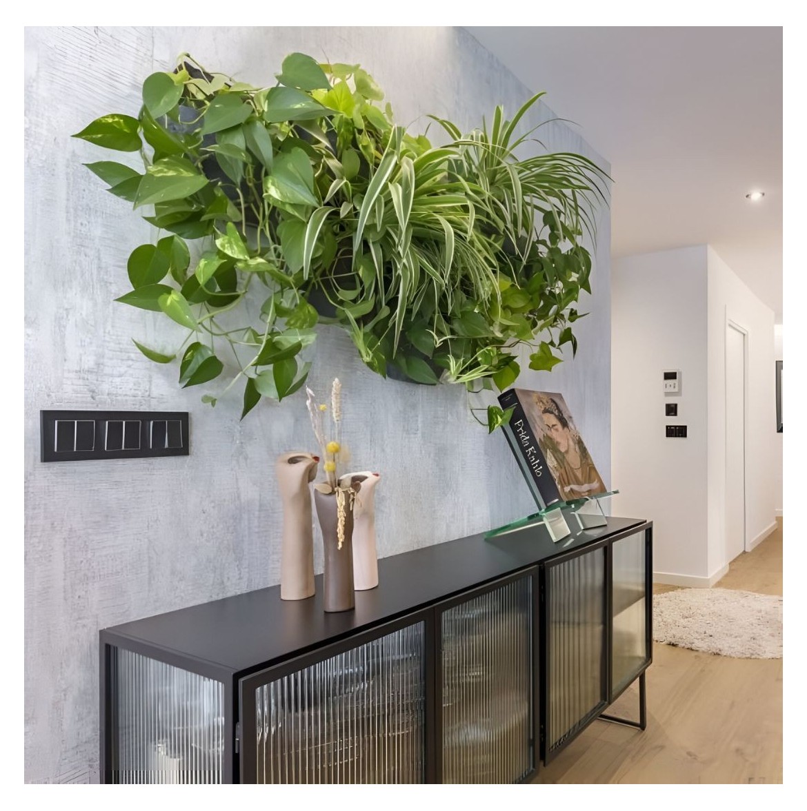 Macetas de pared: del detalle al jardín vertical